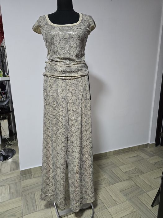 Pantaloni argintii cu paiete strălucitoare, model bej snake print