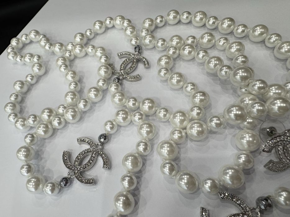 Chanel обеци и дълго колие