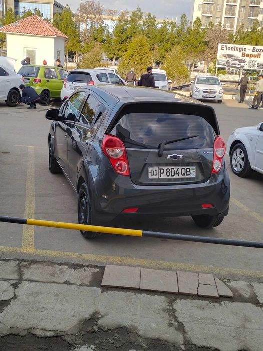 Avtomobil Spark sotiladi