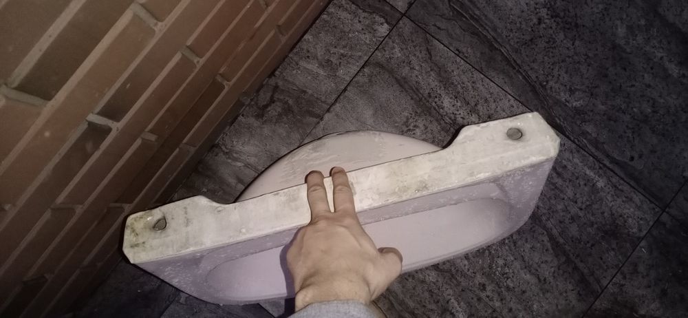 Продам раковинуб/у