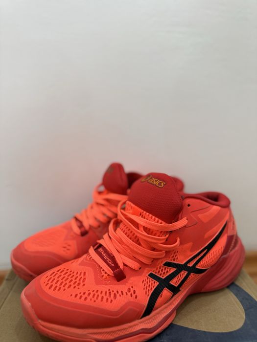 Волейбол кроссовка asics tokyo