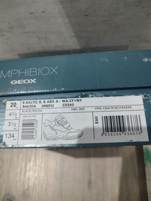 Продавам детски обувки на GEOX