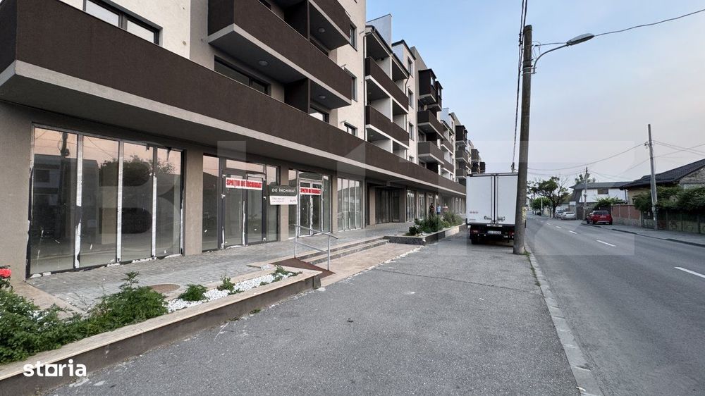 Spatiu comercial parter bloc nou, 136 mp open space, vitrina, terasa,