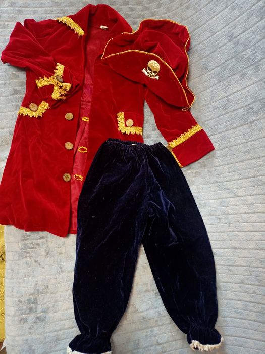 Продам Новогодние костюмы
