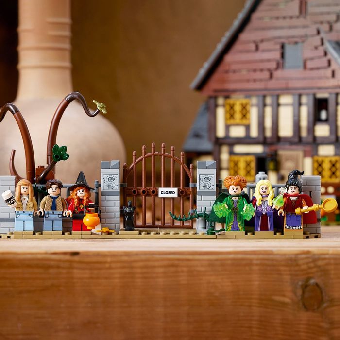 Lego 21341 Disney Фокус-мокус: Къщата на сестрите Сандерсън Lego ideas