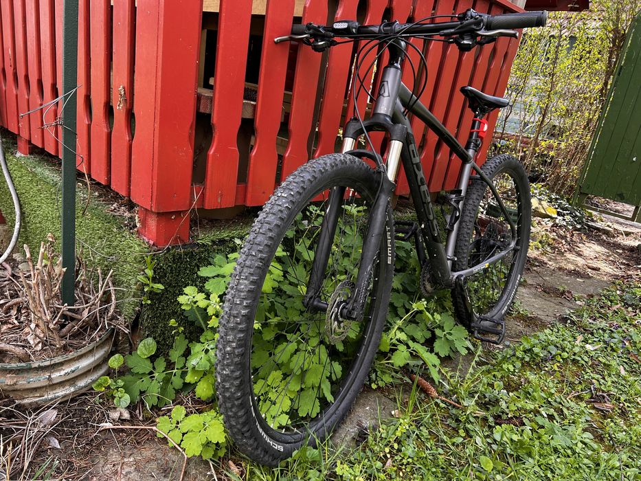Vând bicicleta mountinbike Axess roti 29