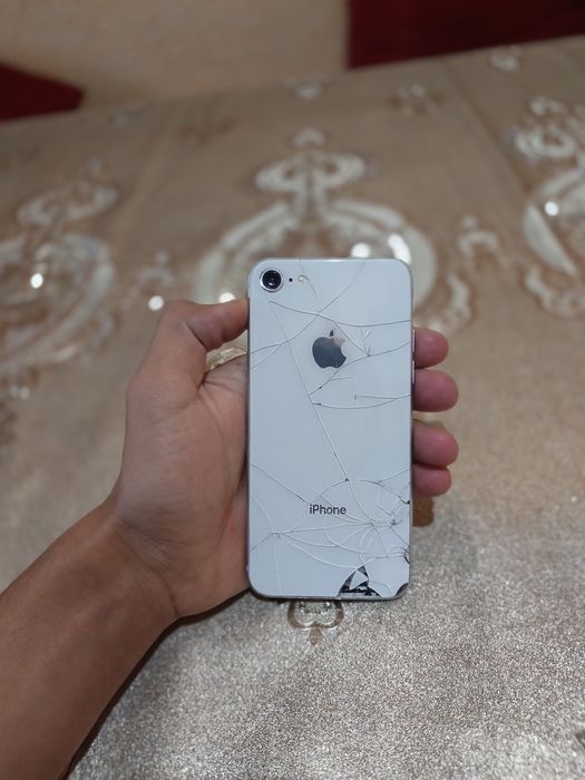 Iphone 8 batareya 69 tur ton atp ishlidi aybi krishka arqa kamera xira