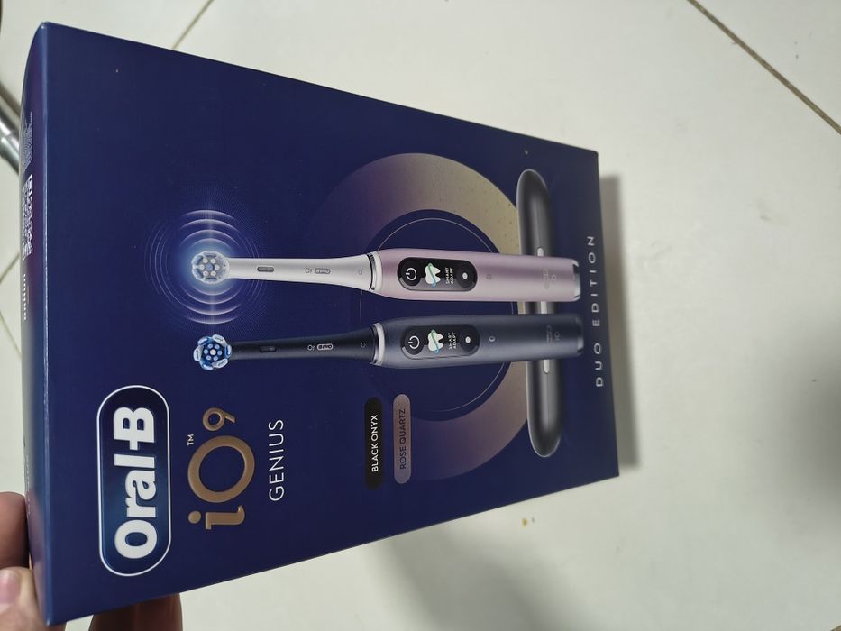 Oral-B iO9 Duo Sigilate cu Garanție 2 ani - 2 buc la set Negru si Rose quartz