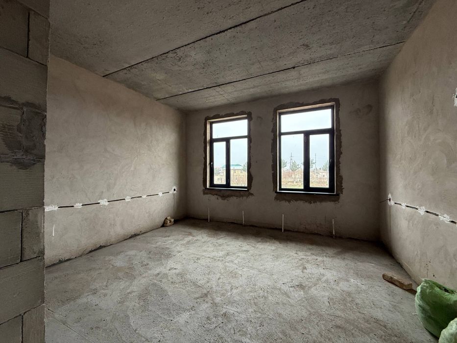 Rasrochkaga 7 ta kottedjlar sotuvda