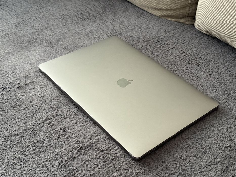 16'Като Нов Macbook Pro 16 2019/i7-9750H/16GB DDR4/512GB SSD/5500M