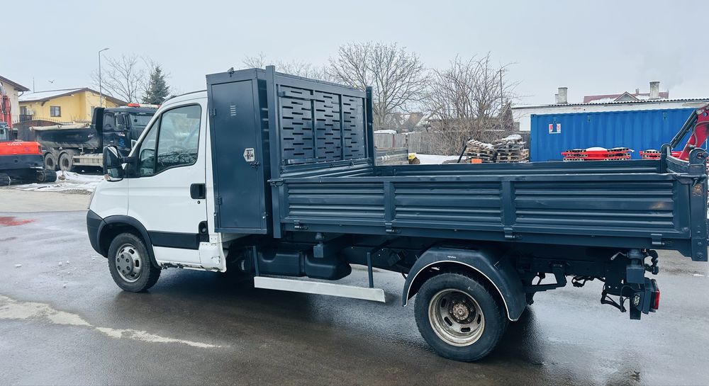 Iveco basculabil pe 3 parti 35c15