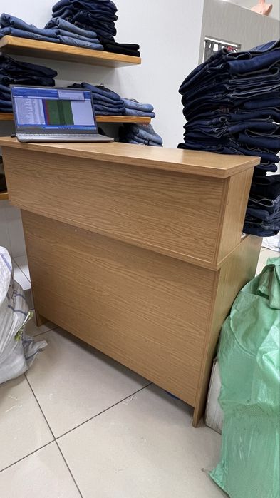 Продам пуфик и ресепшен