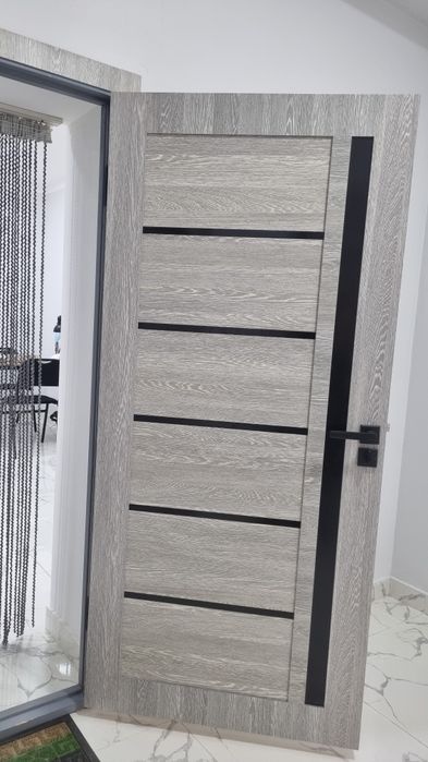 продаю дверь с коробкой, состояние отличное