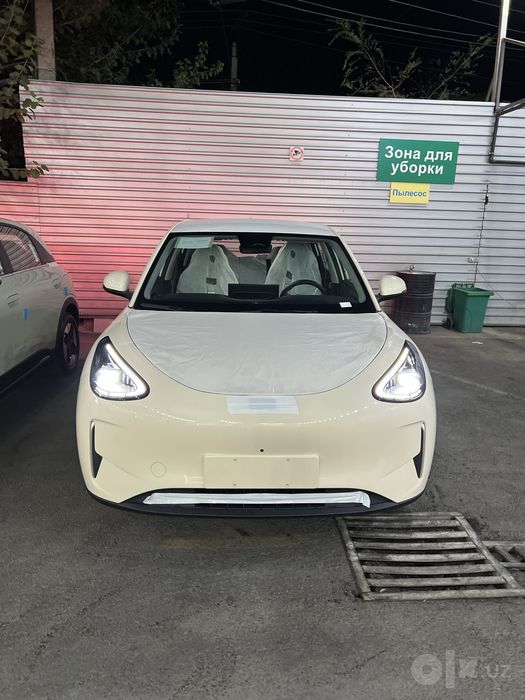Продаётся Geely EX2 Кроссовер