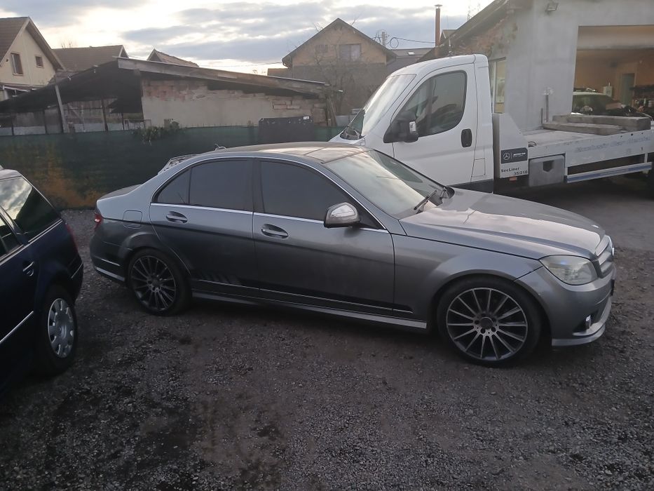 Dezmembrez Piese Mercedes C Class din 2008