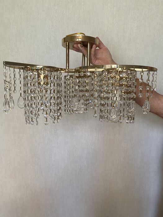 Продается люстра.