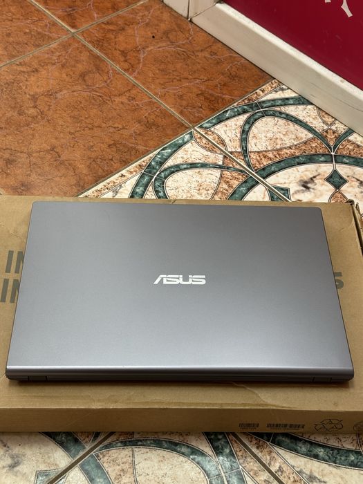 Asus intel(R) Core i3-1115G4 3.00 Ghz 23-года свежий ноут!