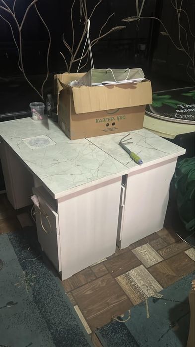 Продам маникюрные столы с вытещкоц