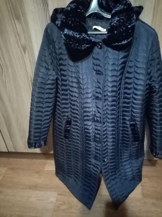 Продам женское пальто