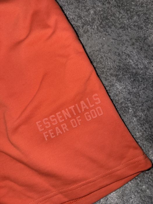 pantaloni essentials