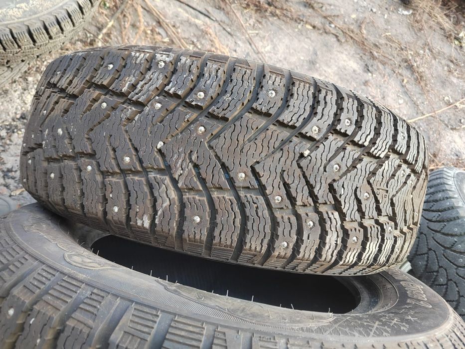 Продам комплект зимних шин