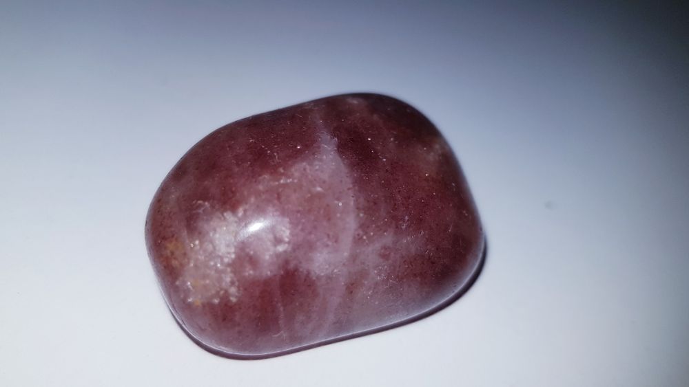 Интересен камък "Аметист" (розов кварц)