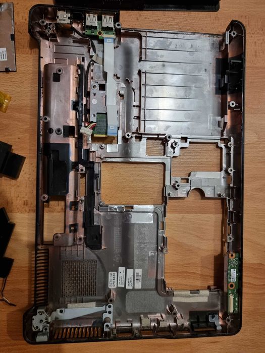 DEZMEMBRARI Laptop HP Compaq Presario CQ61 CQ 61