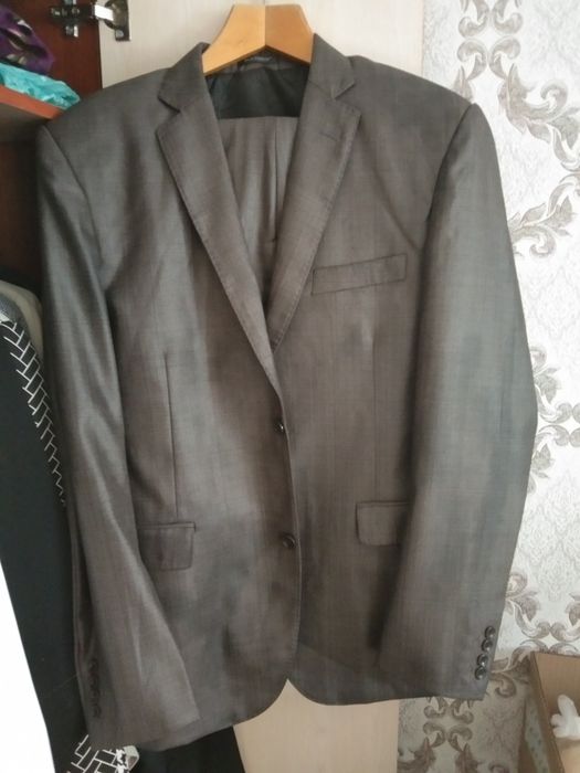 Мужские костюмы б/у