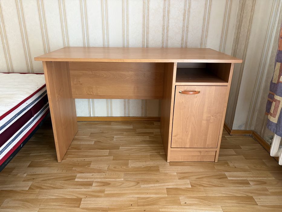 Стол письменный