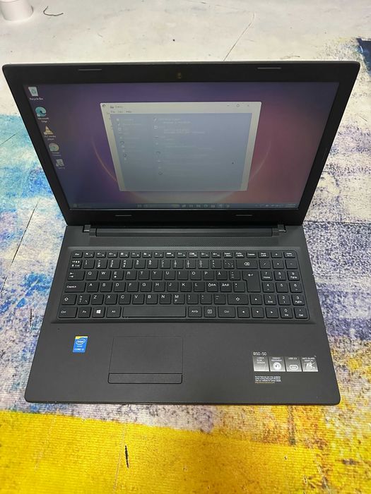 lenovo Lenovo B50-50, husa cadou , i3, 4gb, ssd 240 gb , impecabil