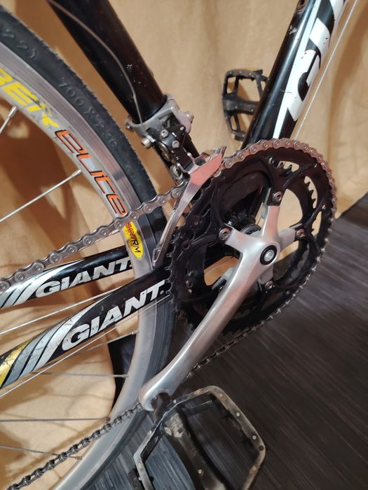 Продаётся шоссейный велосипед Giant