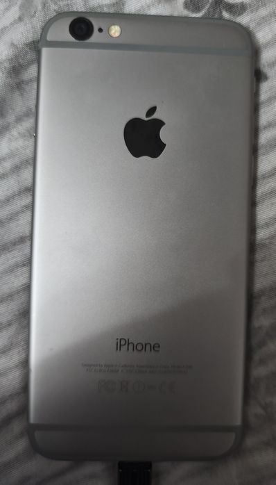 Продам iPhone 6.