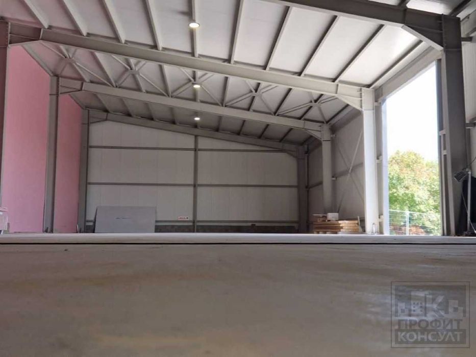 Склад под наем на главен път София - Варна