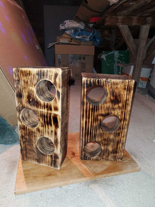 Suport masiv de lemn pentru sticle de vin