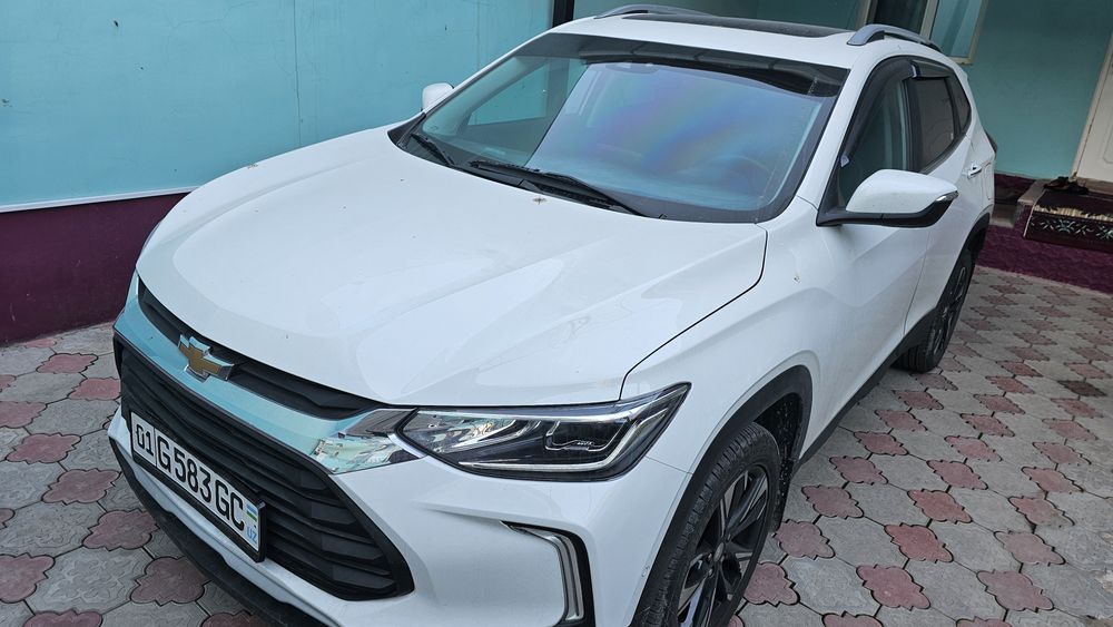 Tracker premier full 2023, 9 000 km, oq, ideal