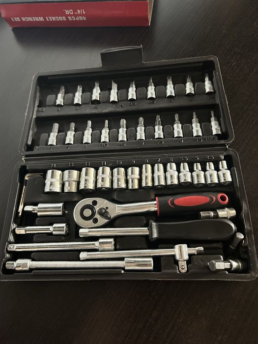 Set de chei tubulare 46 de piese