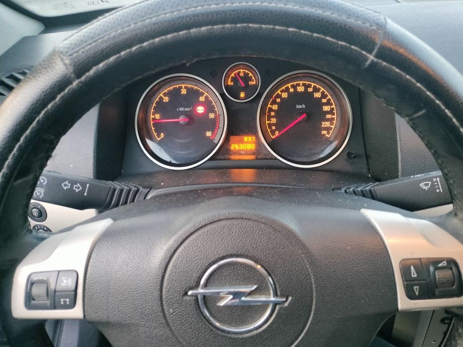 Opel Astra H  1.7 CDTI