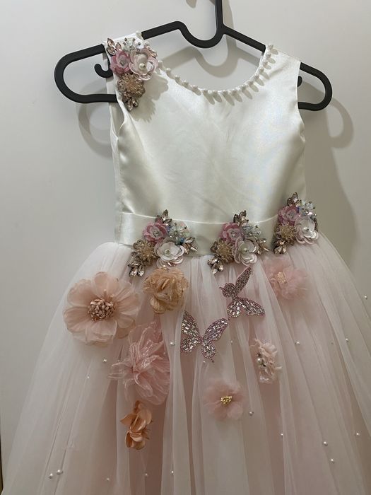 Детска рокля бяла