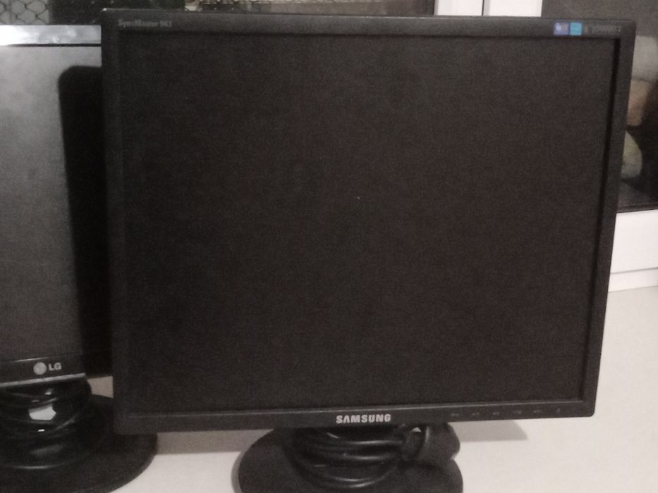 Монитор Б/У на запчасти не рабочие