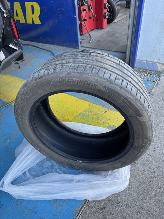 245 / 45 / 19 - 2бр летни гуми HANKOOK