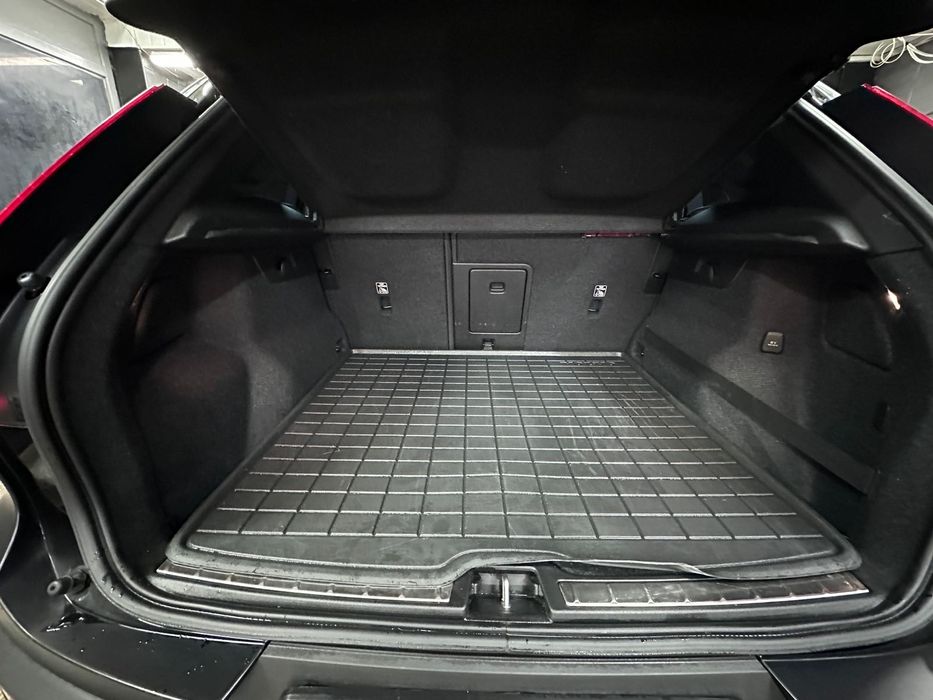 Volvo XC 40 2019 года.