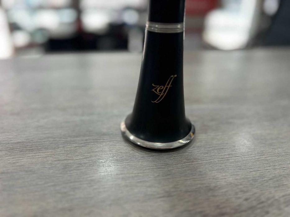 Продава се кларинет Zeff – отлично състояние