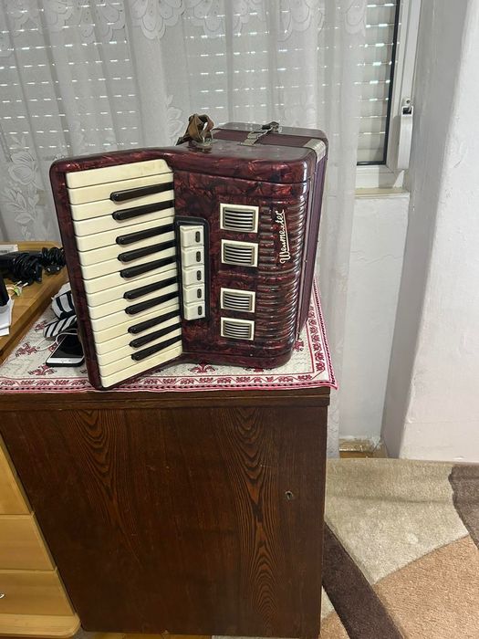 Продавам акордеон 280лв.