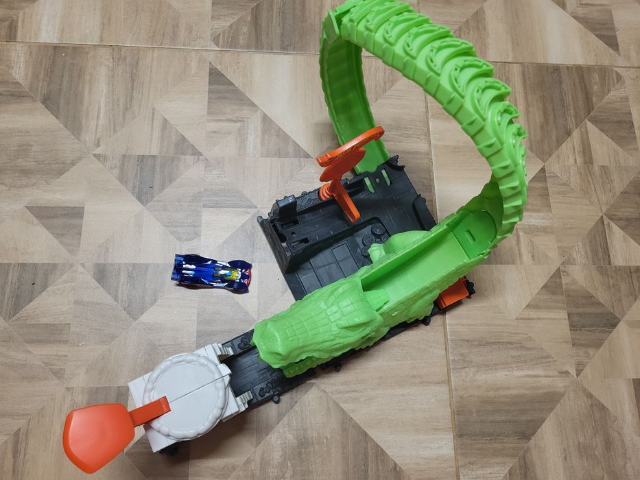 Писта Hot wheels