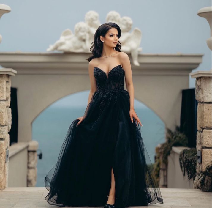 Продавам бална рокля, размер ХС