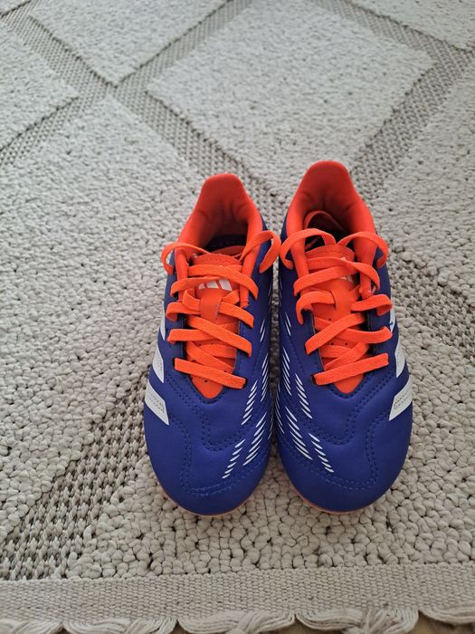 Ghete fotbal Adidas Predator