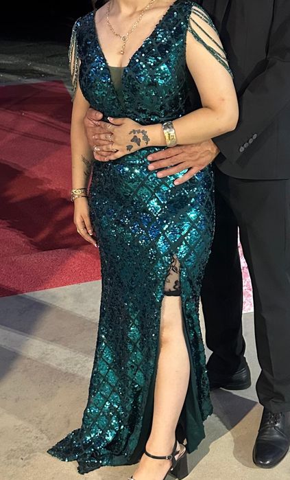 Продавам чиста нова рокля