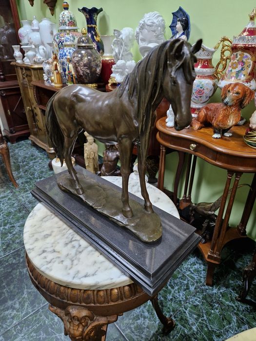 Страхотна антикварна френска бронзова авторска фигура скулптура