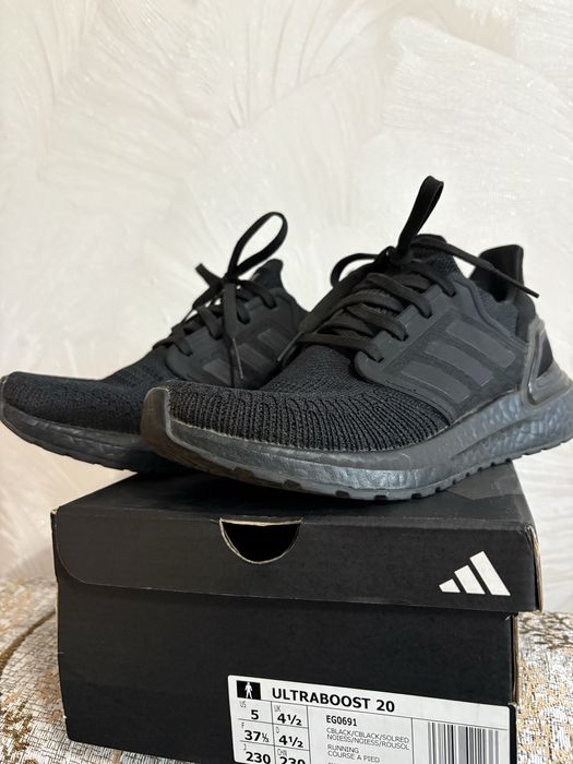Кроссовки Adidas