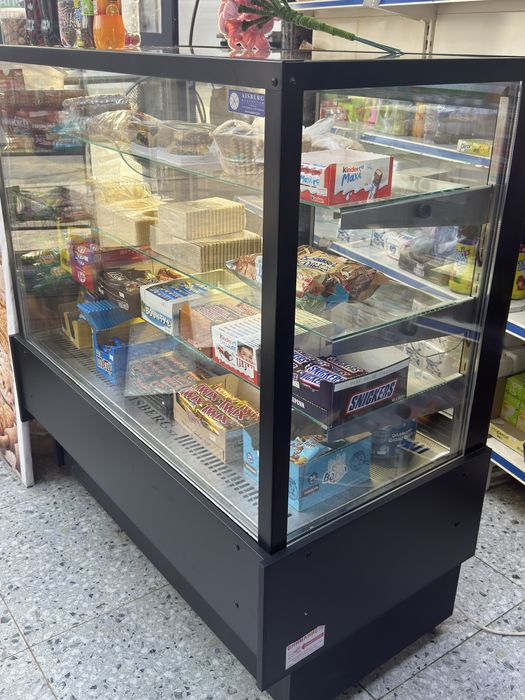 Продам ветринный холодильник
